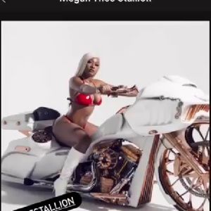 Meet your Posher, Jade